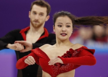 Зимняя Олимпиада-2018: молодая корейская фигуристка на собственном опыте познала, что бывает, когда костюмчик «не сидит»