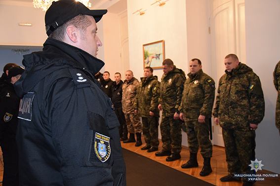 Отряд николаевских полицейских, которые не проходили аттестацию или восстановились в рядах полиции по суду, отправился в командировку на Донбасс 3