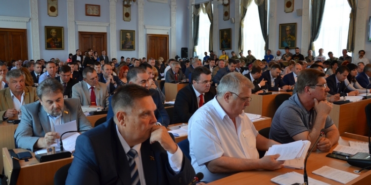 «Наш край» в Николаевском горсовете призывать собрать внеочередную сессию и срочно где-то найти 20 млн.грн. на погашение долгов по зарплате учителям