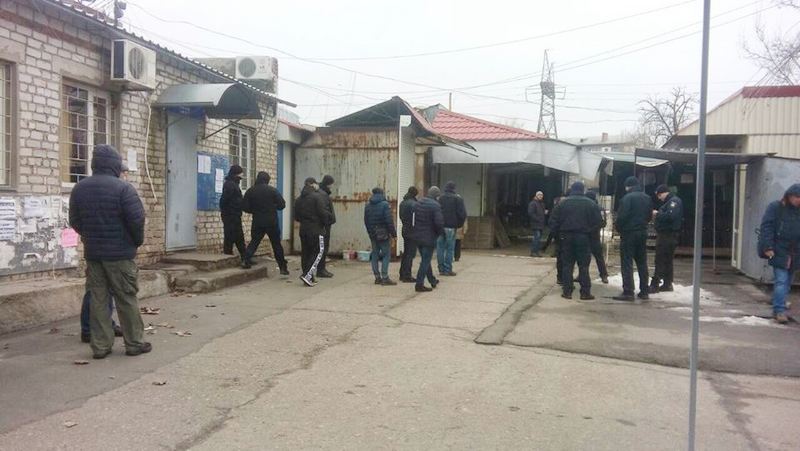 В Николаеве очередной виток борьбы за рынок Колос: полиция следит за мирной передачей комплекса "на хранение" 1