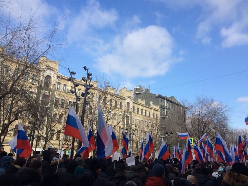 «Убит за свободу» – в Москве проходит марш памяти Немцова 3