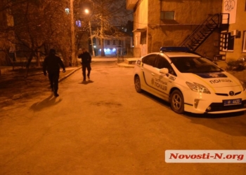 В центре Николаеве напали на двух охранников “Колоса”, одному проломили голову и забрали пистолет