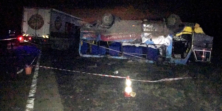 На участке трассы Николаев-Херсон фура с колбасой протаранила маршрутку с пассажирами. 19 пострадавших