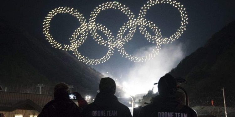 Танцы дронов. На открытии Олимпиады в небе резвилось более тысячи квадрокоптеров