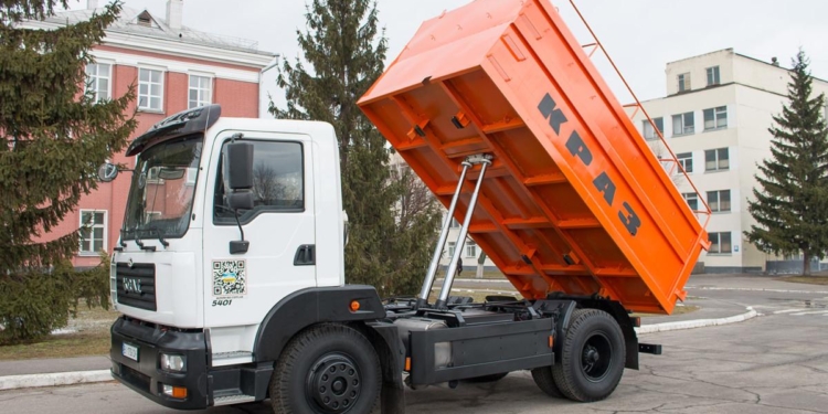 В Украине презентовали свой самосвал-зерновоз. И что?