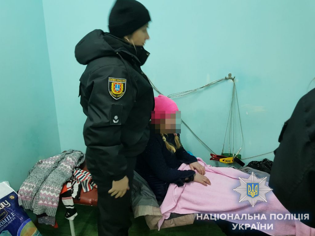 Жуть. В Одесской области насильник надругался над 11-летней девочкой и бросил ее умирать на морозе - в лесу 1