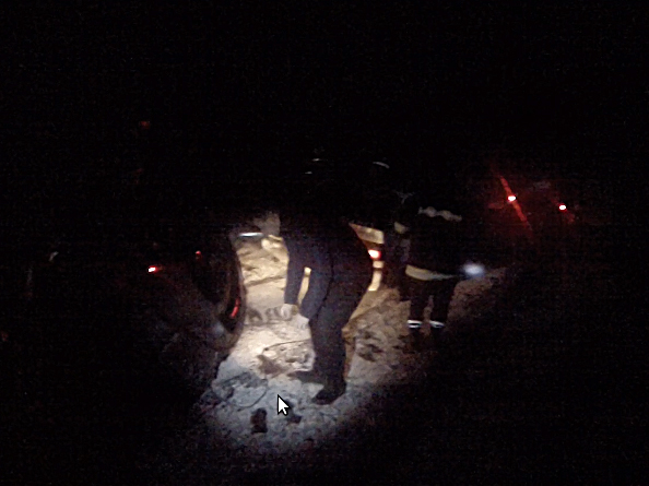 В Врадиевском районе спасатели помогли автолюбителям, которые застряли в грязи 3