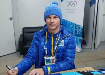 Олимпийский чемпион по фристайлу из Николаева Александр Абраменко передал свою «золотую» лыжу в Олимпийский музей в Лозанне