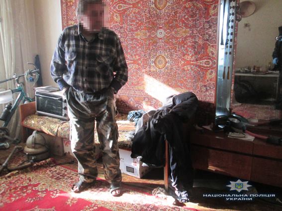 Пригласил в гости, а потом зарезал: в Николаеве 54-летний мужчина лишил жизни 73-летнюю соседку 3