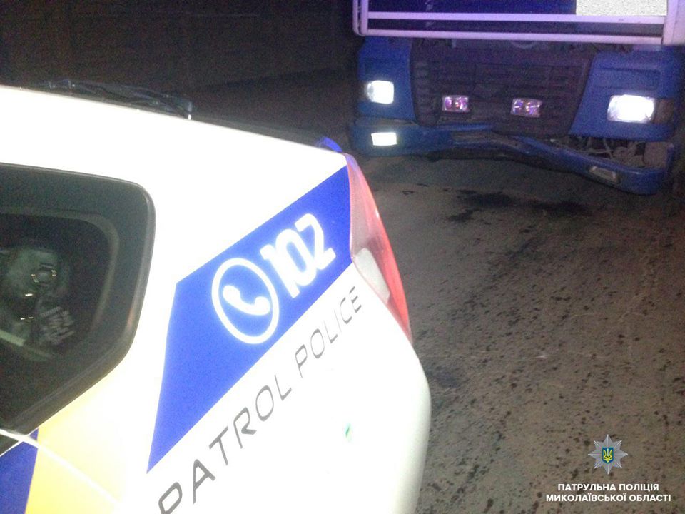 В Николаеве благодаря неравнодушным гражданам патрульные поймали пьяного водителя грузовика 3