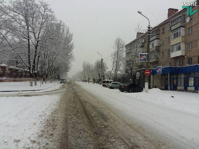 В Николаеве нежданно пошел снег. Но транспортного коллапса нет 23