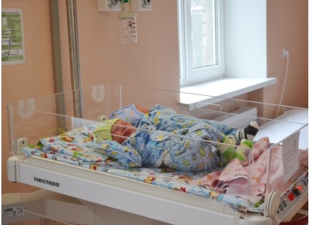 Мальчик и еще мальчик: в отремонтированном акушерско-гинекологическом отделении Николаевской областной больницы на свет появилась двойня 3