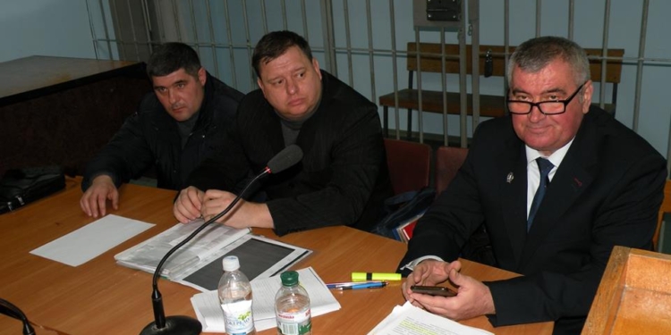 «Дело о кожаном кресле»: главу Кривоозерской РГА Алексея Мирошниченко отправили под ночной домашний арест