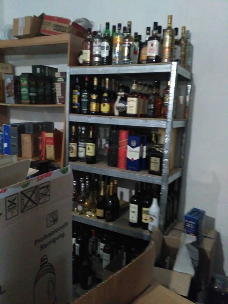 Николаевские фискалы изъяли 450 бутылок «брендового» алкоголя 3