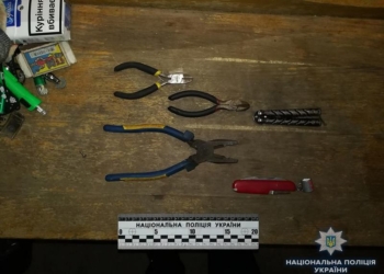В Николаеве полиция задержала похитителей телефонного кабеля