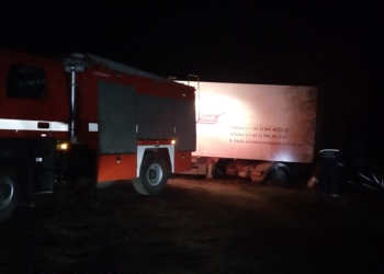 Снова николаевские спасатели вынуждены были вытаскивать грузовики, застрявшие в грязи