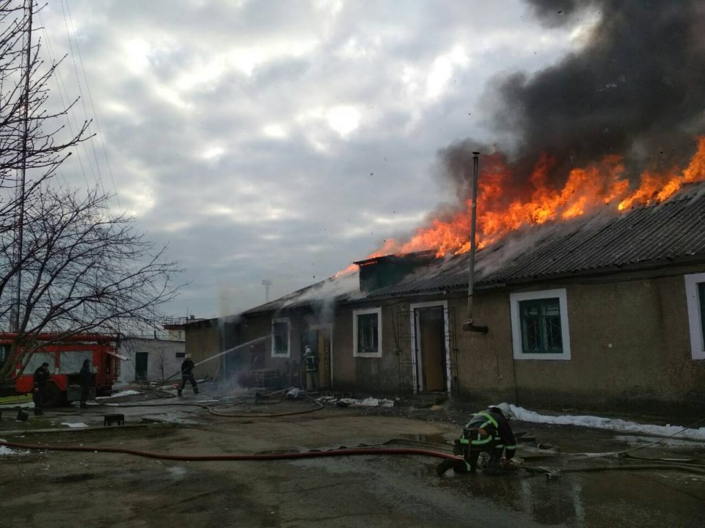 Большой пожар в Вознесенске. Горел склад стройматериалов 7