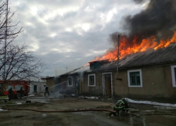 Большой пожар в Вознесенске. Горел склад стройматериалов