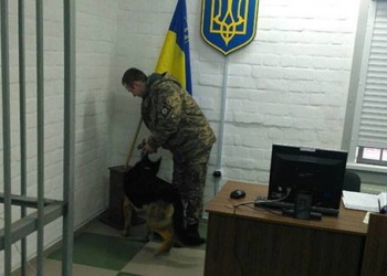 В Центральном суде ничего взрывоопасного не нашли, теперь ищут “минера”
