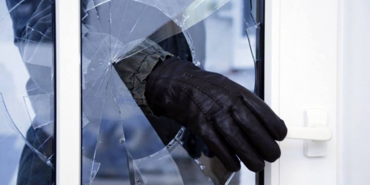 Разбойное нападение в Вознесенском районе. Полиция просит о помощи