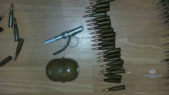 Патроны, гранаты и пластид нашли в доме бывшего атошника в Первомайске 7