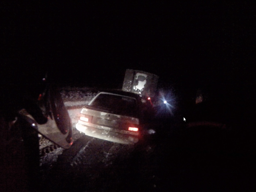 В Врадиевском районе спасатели помогли автолюбителям, которые застряли в грязи 5