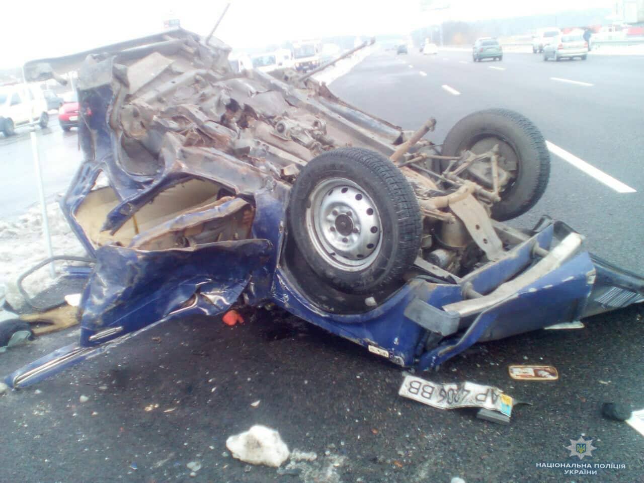 Ехали в цирк. В ДТП под Киевом пострадали 9 детей, погибли 2 взрослых