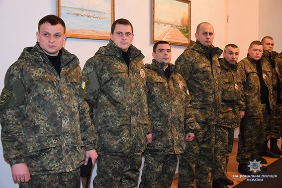Отряд николаевских полицейских, которые не проходили аттестацию или восстановились в рядах полиции по суду, отправился в командировку на Донбасс 11