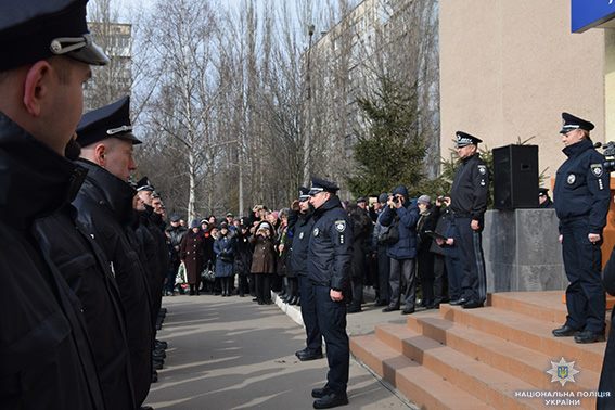 Плюс 67: в Николаеве патрульные полицейские присягнули на верность украинскому народу 9