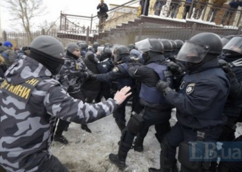 В прошлом году на акциях протеста пострадали 1500 украинских полицейских
