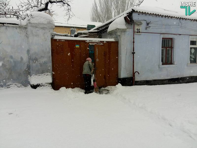 В Николаеве нежданно пошел снег. Но транспортного коллапса нет 31