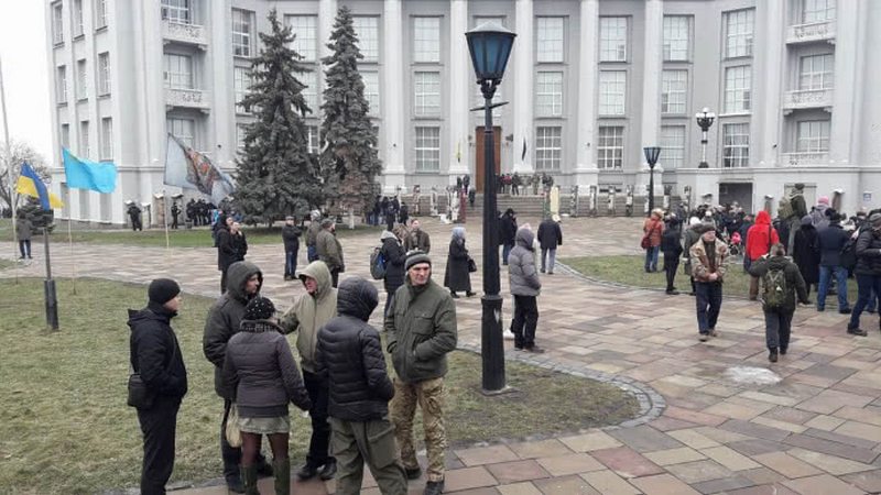 В Киеве активисты требуют снести часовню УПЦ МП, которую возвели возле фундамента Десятинной церкви 9