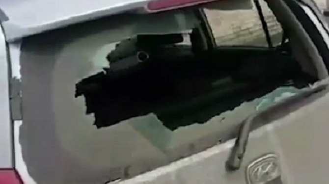 Машины возле Соломенского суда побил топором одессит – антитрухановский активист