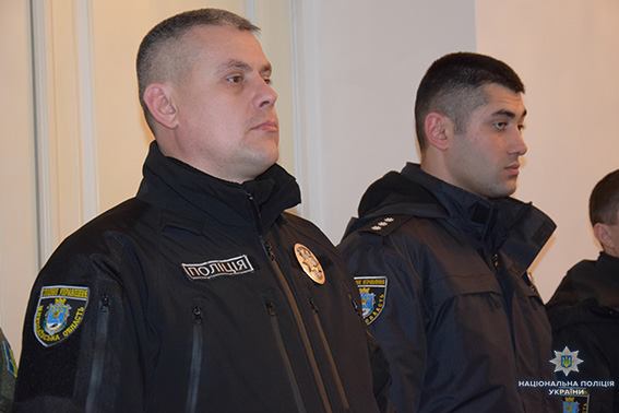 Отряд николаевских полицейских, которые не проходили аттестацию или восстановились в рядах полиции по суду, отправился в командировку на Донбасс 15