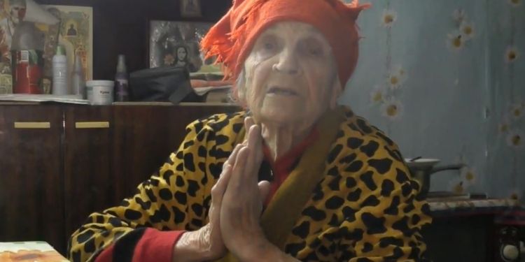 Говорит, есть захотел. Бомж вломился в дом к старушке в Коренихе и отобрал деньги. Теперь казенное питание обеспечено