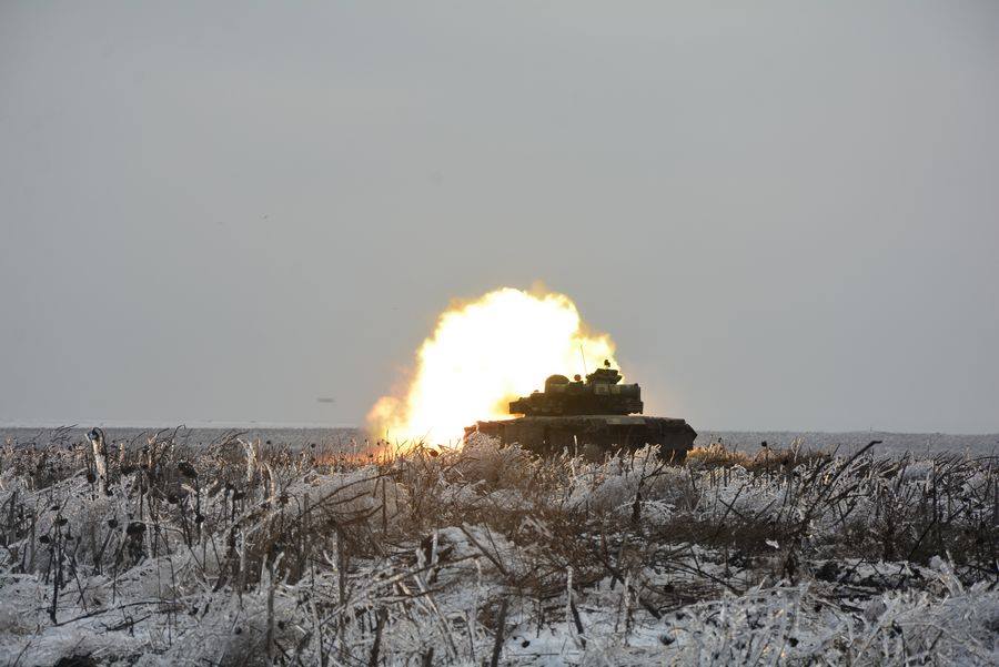Танкисты 79-й Николаевской отдельной десантно-штурмовой бригады провели боевые стрельбы 17