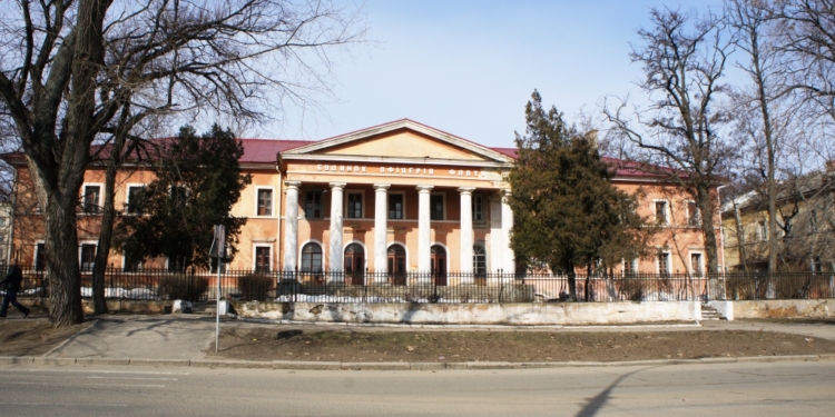 Земля под Домом офицеров флота в Николаеве должна отойти городу. Возможно, уже этой весной