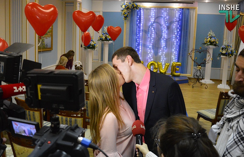 «Брак за сутки»: в Николаевском краеведческом музее в День святого Валентина поженились четыре пары 17
