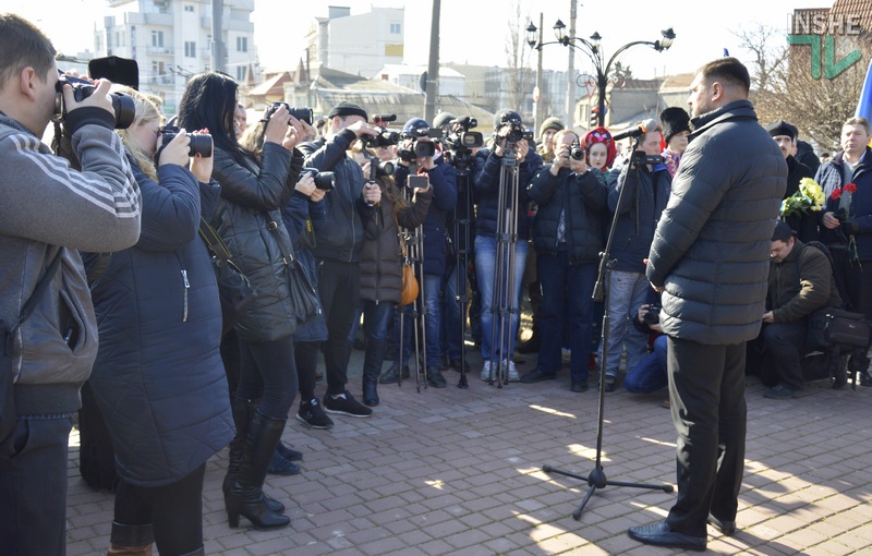 В Николаеве сотни горожан вышли отметить День Героев Небесной Сотни 18