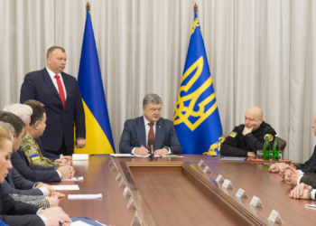 Выйти за рамки прокрустова ложа – Порошенко представил нового главу Укроборонпрома