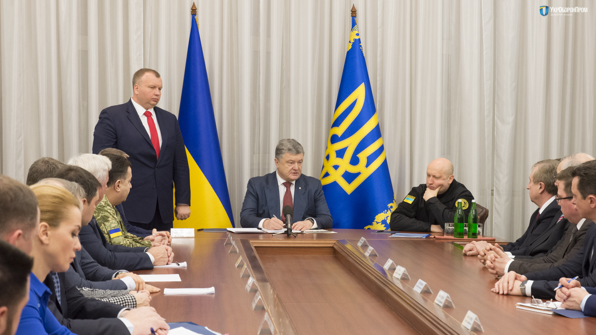 Выйти за рамки прокрустова ложа – Порошенко представил нового главу Укроборонпрома
