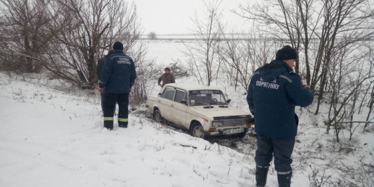 Счастливое ДТП под Веселиново – машину выбросило в кювет, но все живы