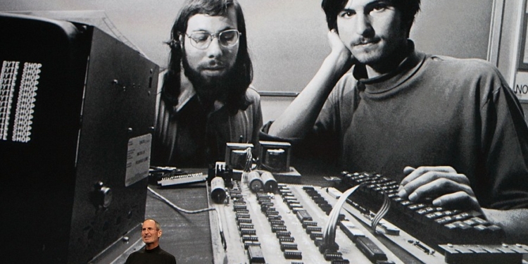 В США продадут первое резюме Джобса. С ошибками