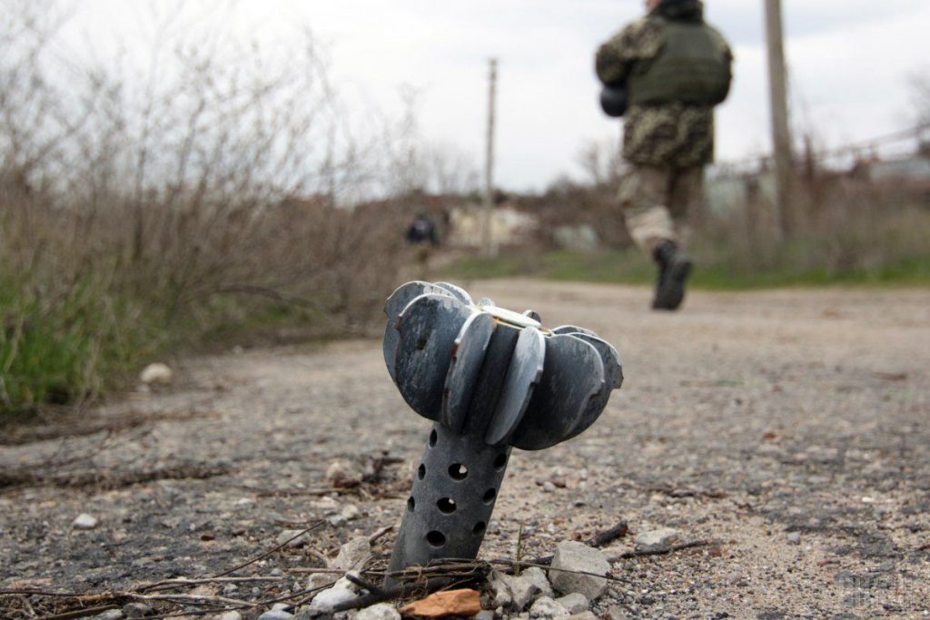 На Донбассе заминировано 16 тыс. кв. км территории - минобороны 1