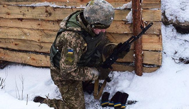 В зоне АТО за сутки ранены трое украинских военных