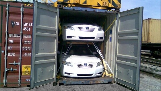 Из США и Канады. Только в январе через Одесский порт украинцы ввезли почти 2 тыс. б/у авто