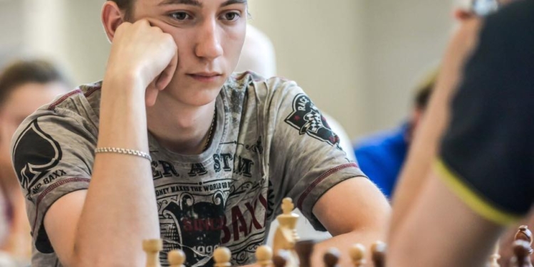 Два ведущих николаевских шахматиста уезжают за границу