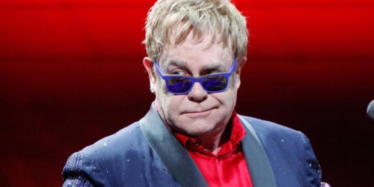 Последняя гастроль. Элтон Джон получил по зубам в Лас-Вегасе