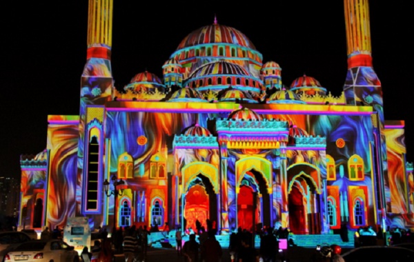 11 ночей торжества света: в Шарджа проходит уникальный Фестиваль света 1