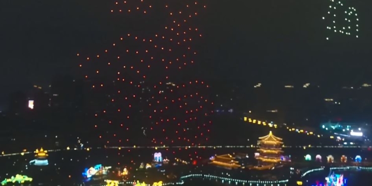 В Китае 300 дронов устроили грандиозное шоу